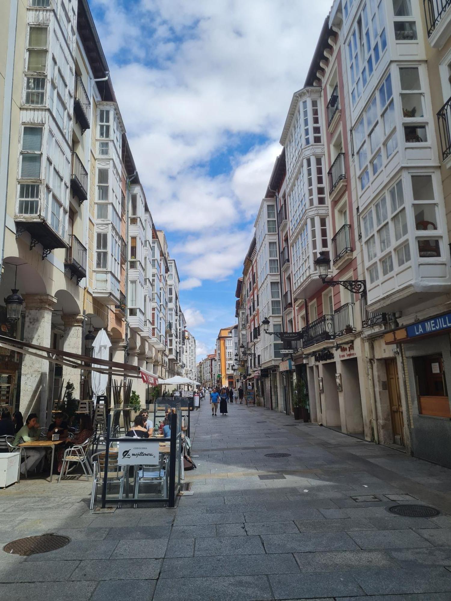 Urban Burgos Hotell Exteriör bild
